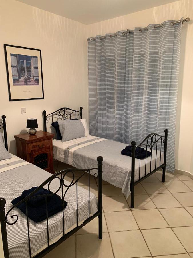 بافوس Comfortable 2 Bedroom Apartment In Popular Limnaria Gardens المظهر الخارجي الصورة
